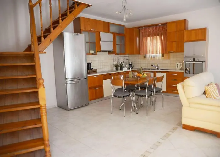 Mary's Dreams * Symi